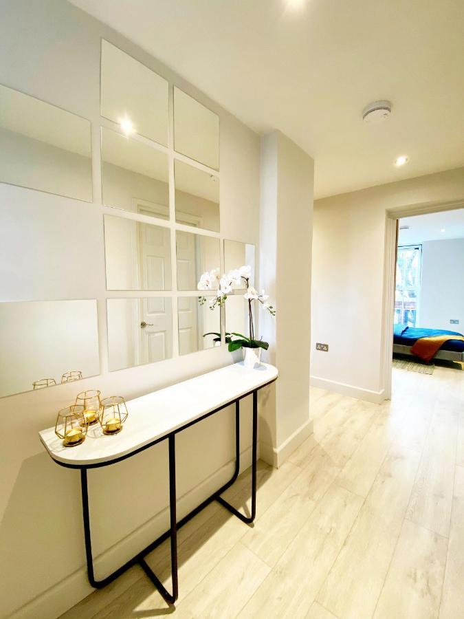 Perfect Central Location- 5 Minutes From Tower Bridge ! 8 Minutes Walk From Tube Londra Exterior foto