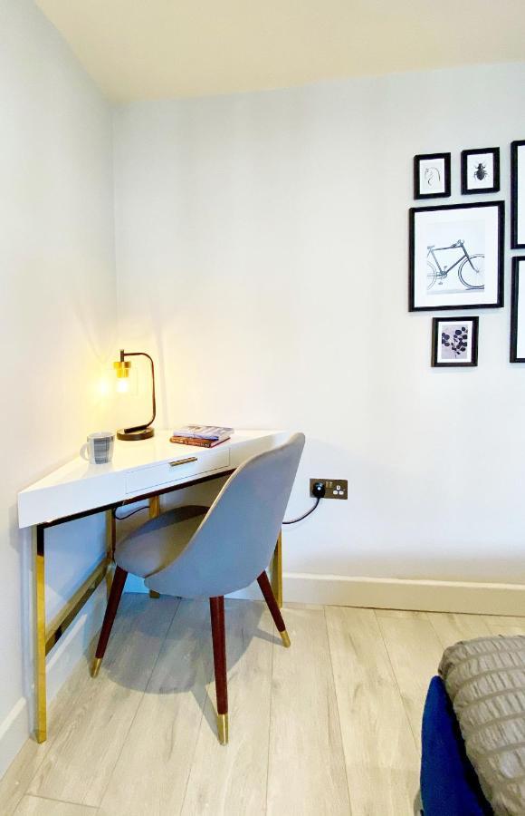 Perfect Central Location- 5 Minutes From Tower Bridge ! 8 Minutes Walk From Tube Londra Exterior foto